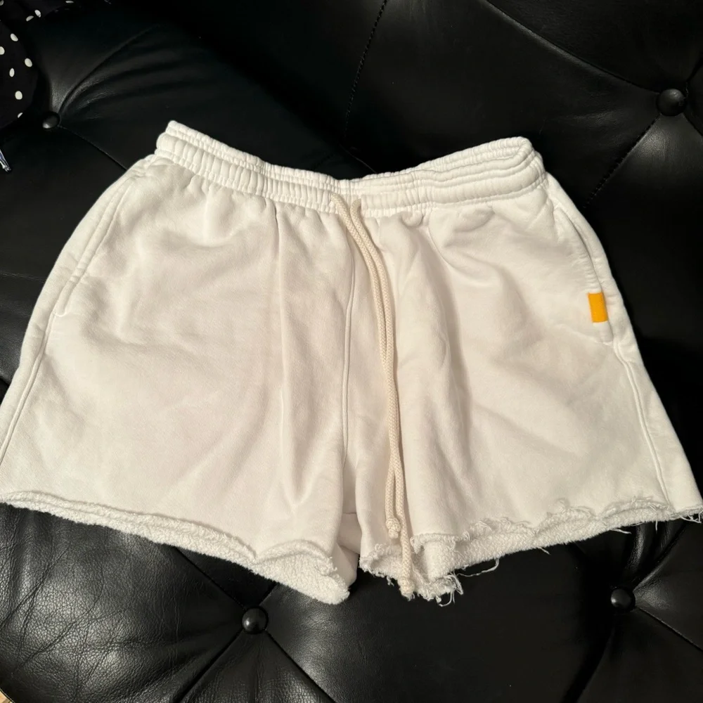 YELLOW LABEL CO. White fringe hem  Shorts Size M